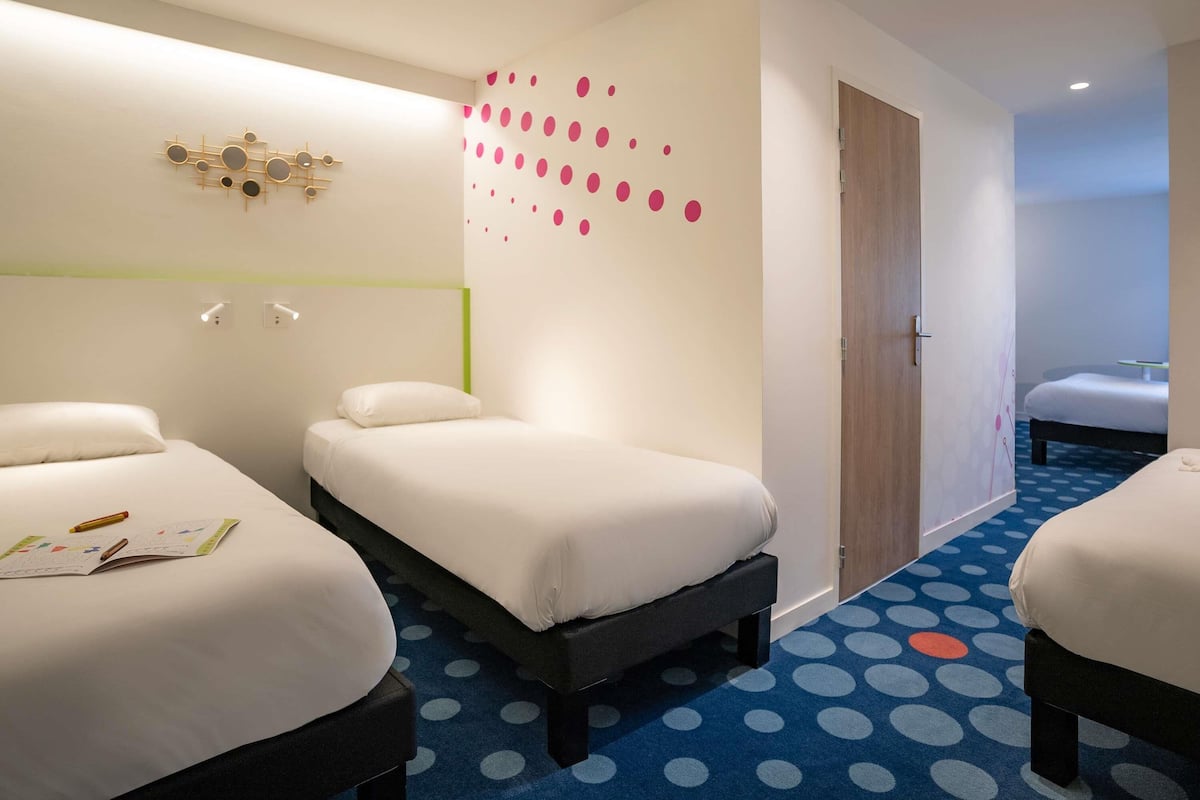 Premium bedding, pillowtop beds, blackout drapes, soundproofing