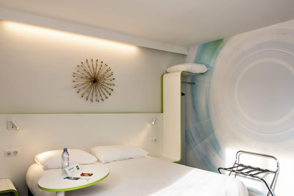 premium double room, 1 double bed | premium bedding, pillow-top beds, blackout curtains, soundproofing