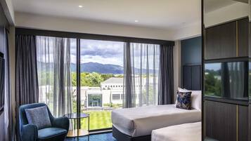 Espacio para trabajar con laptop y sistema de insonorización