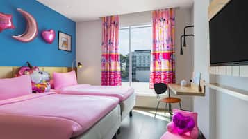 Deluxe room, Funventure theme - 1 Double Bed | Escritorio, espacio para trabajar con un portátil, cunas gratuitas