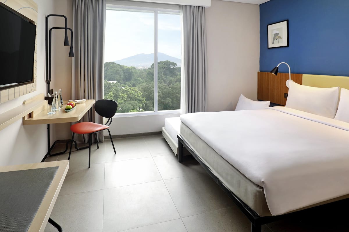 Deluxe Triple Room | 1 bedroom, desk, free WiFi, bed sheets
