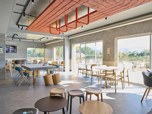 Petit déjeuner continental servi tous les jours en supplément