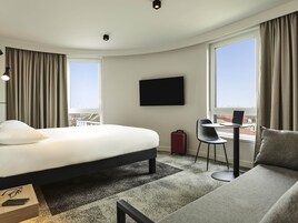 Family Room, 1 Double Bed with Sofa bed | Premium bedding, pillowtop beds, desk, laptop workspace