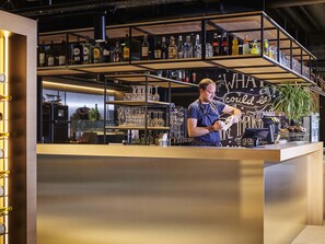 Bar (on property) - ibis Bethune Centre Gare (Béthune)