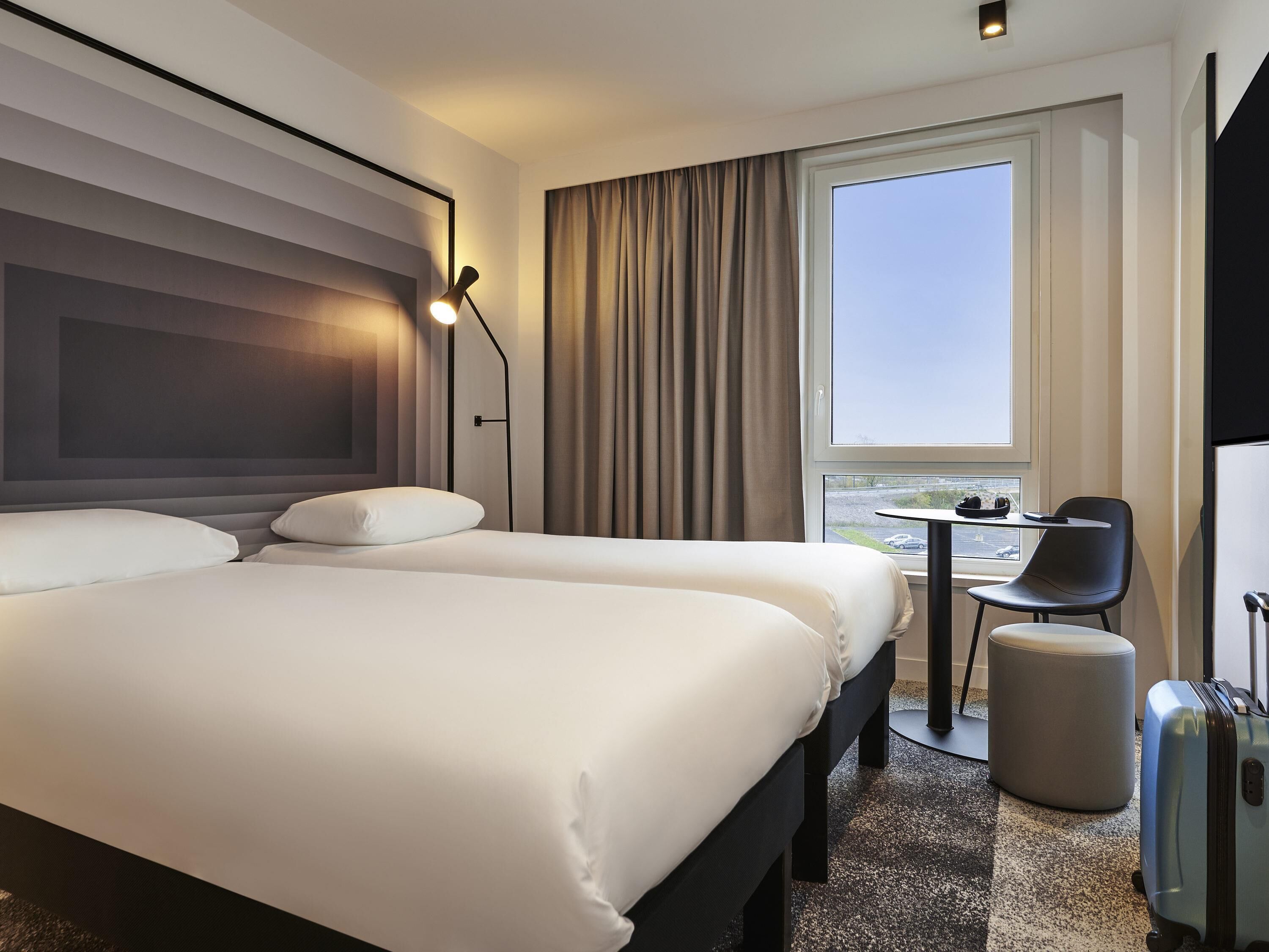 Standard-Zweibettzimmer, 2 Einzelbetten | Hochwertige Bettwaren, Pillowtop-Betten, Schreibtisch