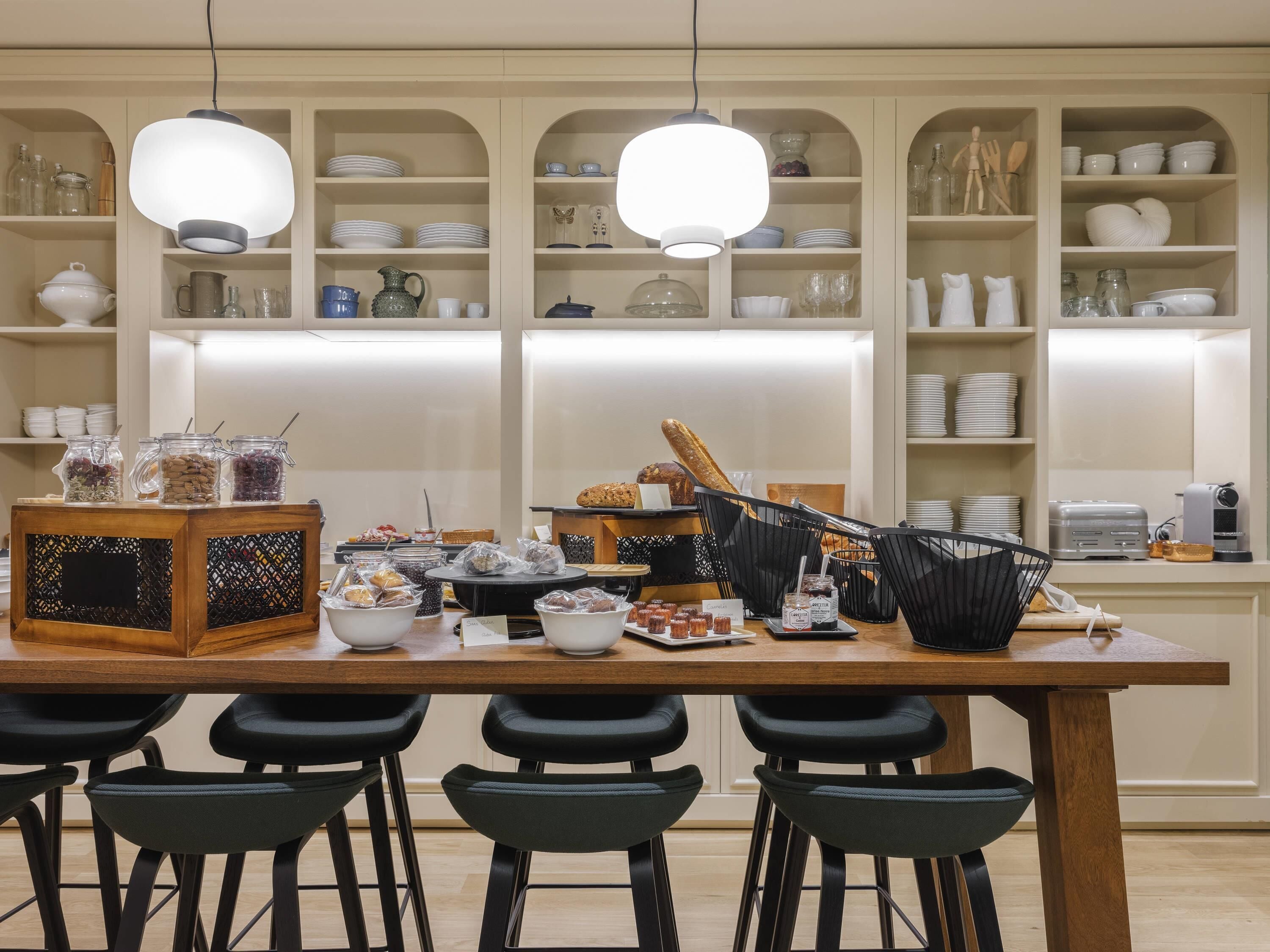 Tägliches Frühstücksbuffet (19 EUR pro Person)