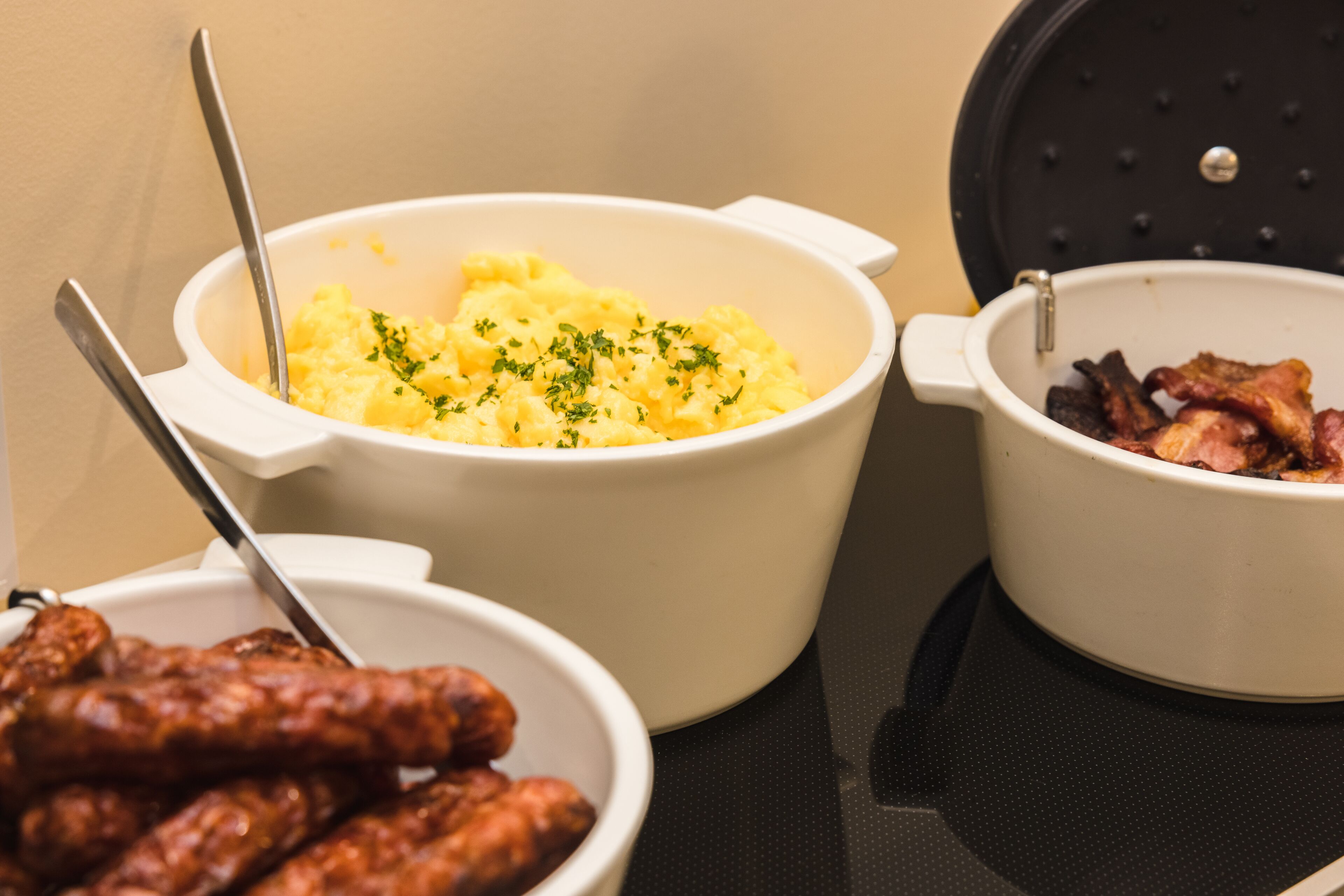daily buffet breakfast (eur 19 per person)