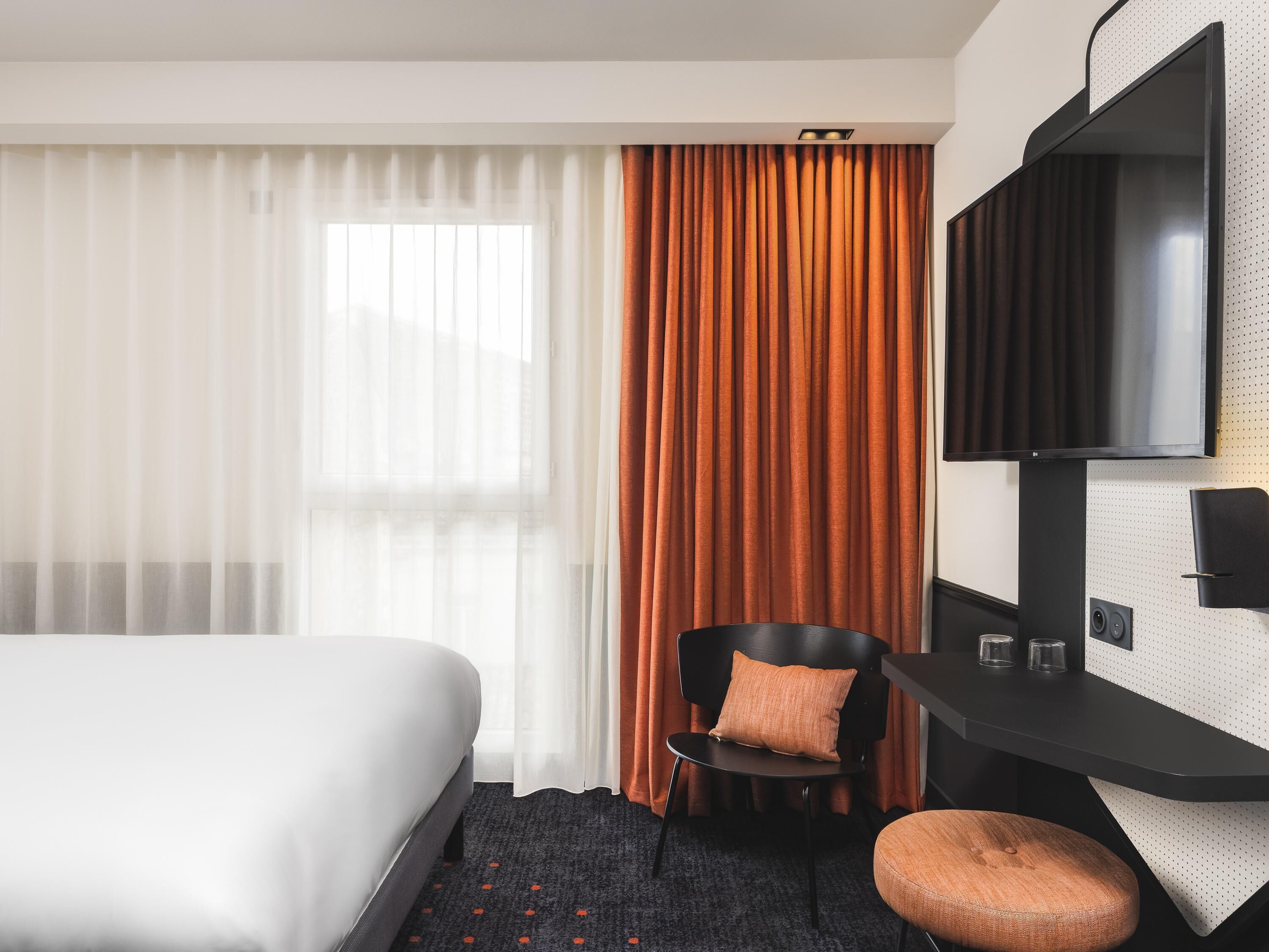 Premium bedding, pillowtop beds, in-room safe, individually decorated