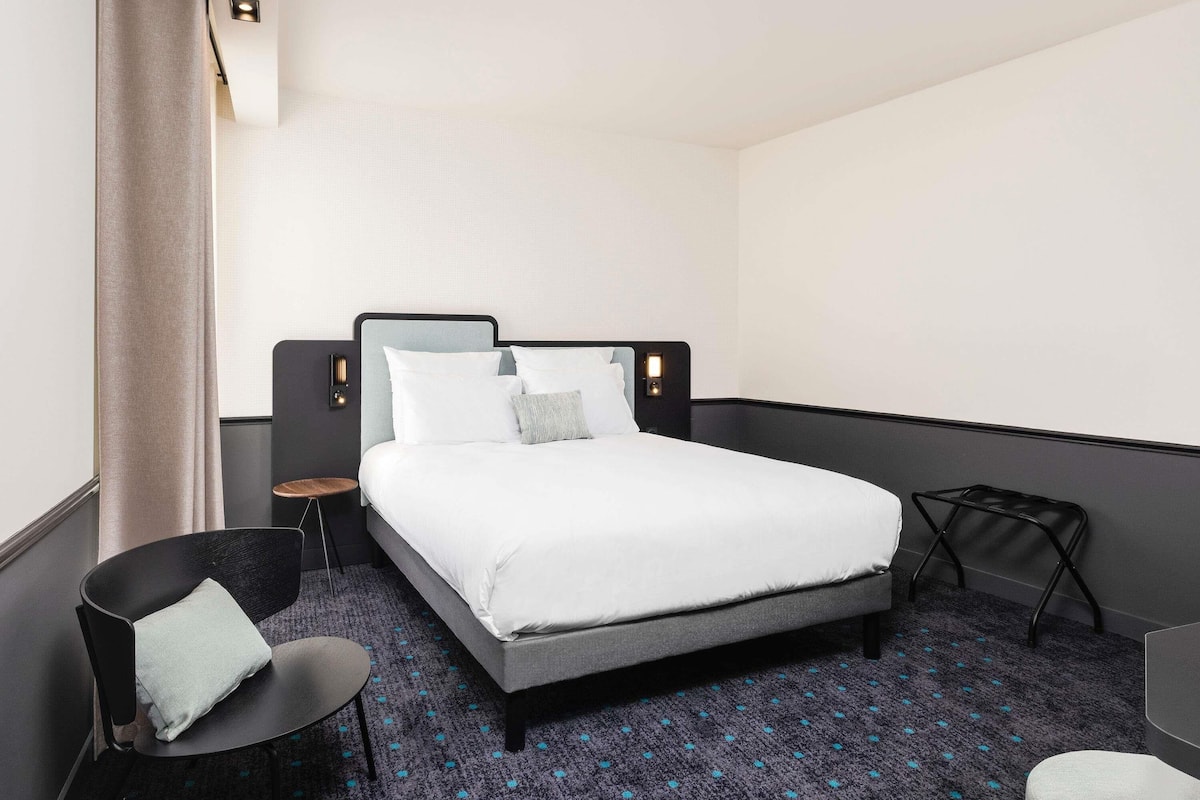 Classic Room, 1 Double Bed | Premium bedding, pillowtop beds, in-room safe, individually decorated