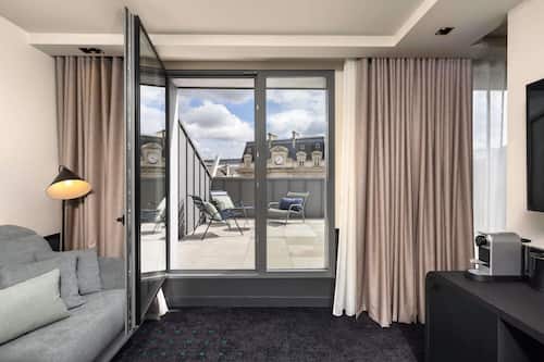 Suite junior, 1 cama de matrimonio grande con sofá cama, terraza | Ropa de cama de alta calidad y colchones con acolchado adicional