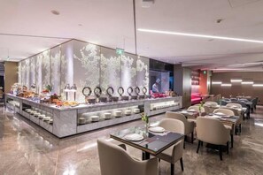 Frühstücksbuffet gegen Gebühr