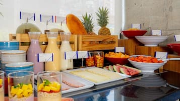 Daily buffet breakfast (COP 36000 per person)