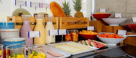 Frokostbuffé hver dag (COP 36000 per person)