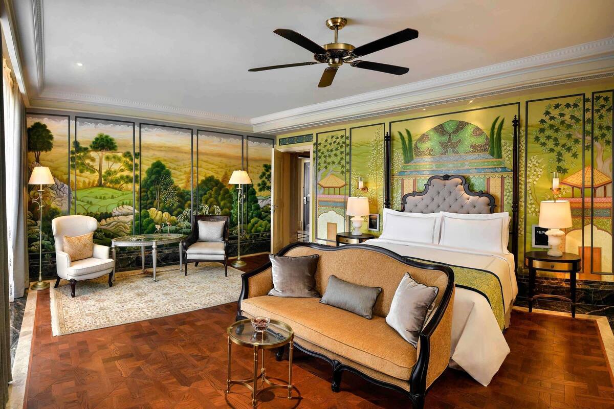 Raffles Presidential Suite | Egyptian cotton sheets, premium bedding, minibar, in-room safe