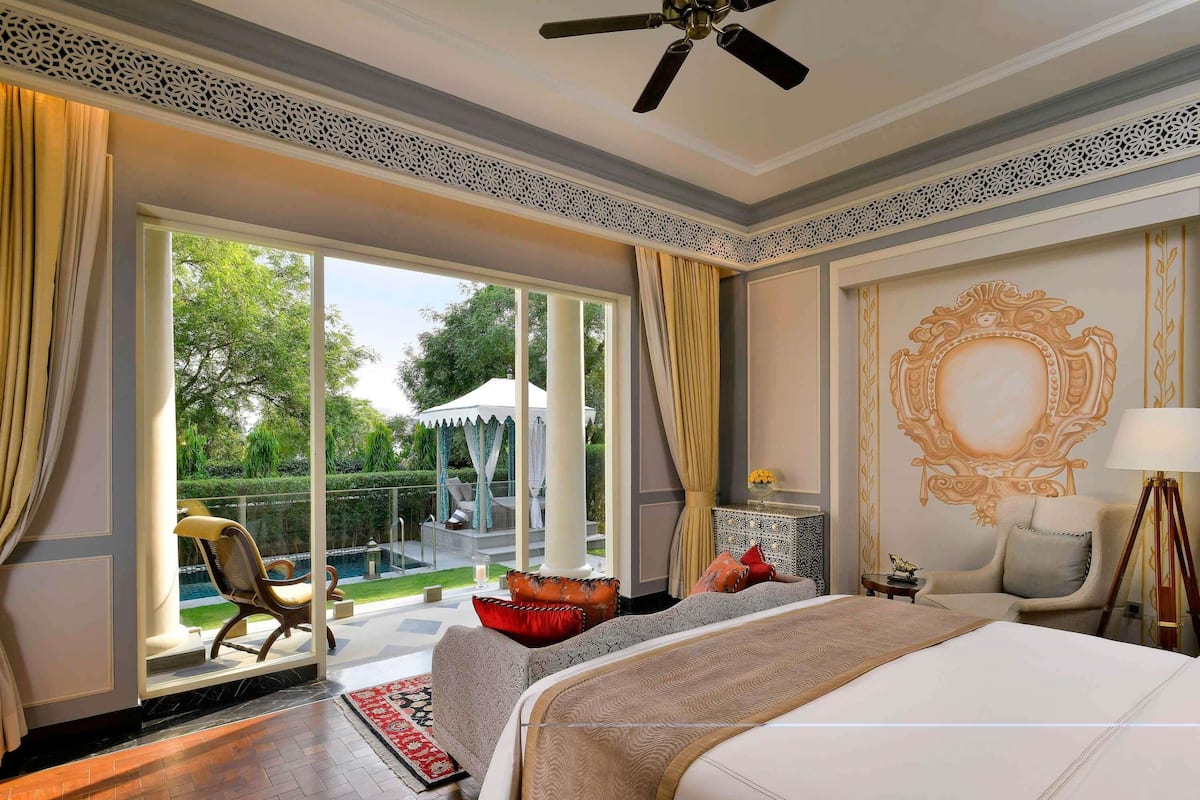 Flamingo Signature Room with plunge pool King Bed | Egyptian cotton sheets, premium bedding, minibar, in-room safe