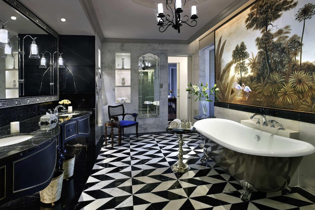 Egyptian cotton sheets, premium bedding, minibar, in-room safe