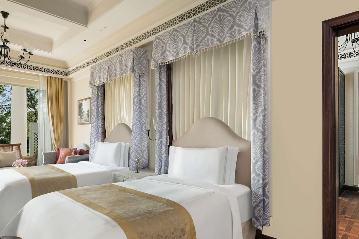 Egyptian cotton sheets, premium bedding, minibar, in-room safe