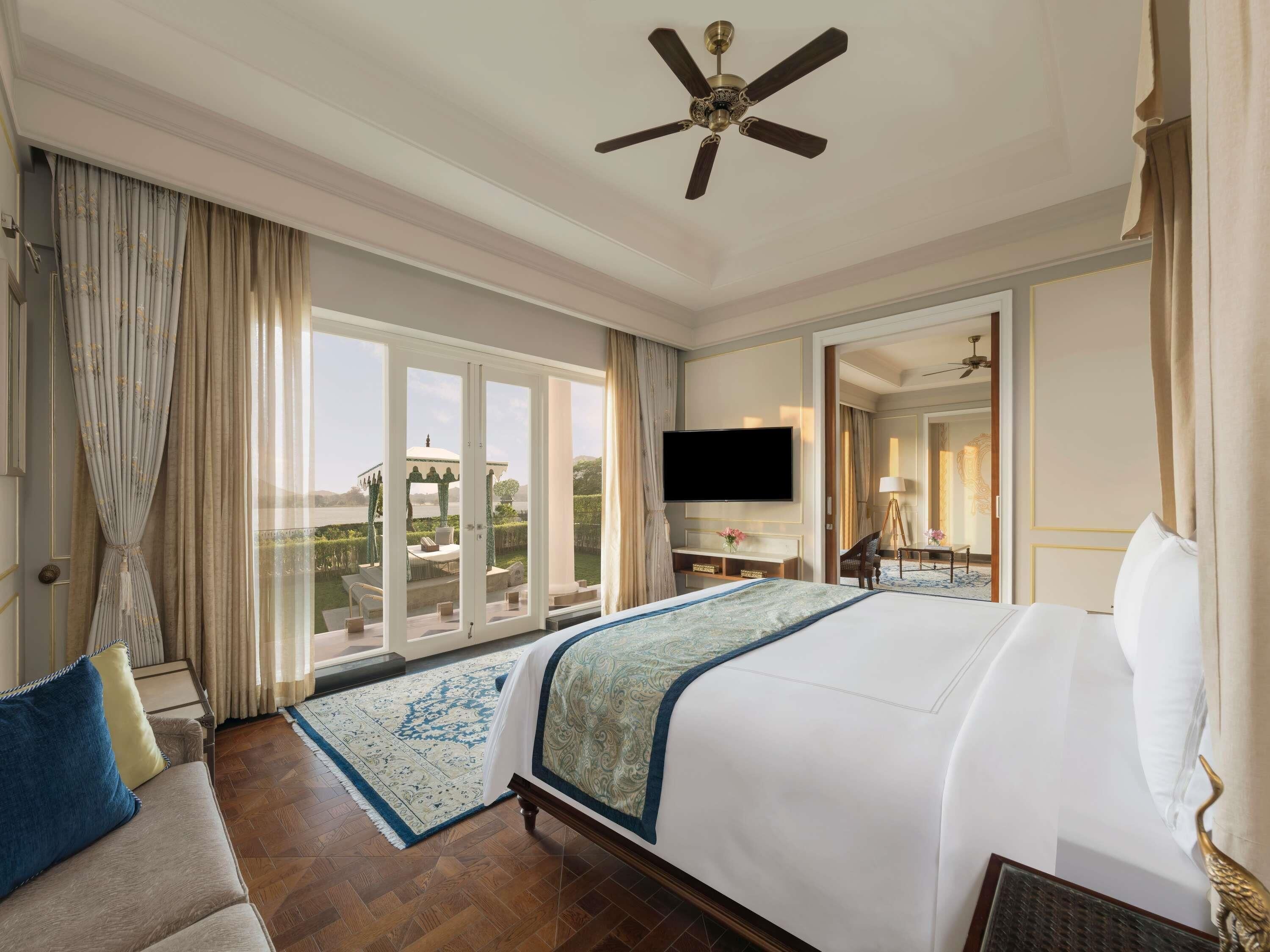 Raffles Oasis Suite | Egyptian cotton sheets, premium bedding, minibar, in-room safe
