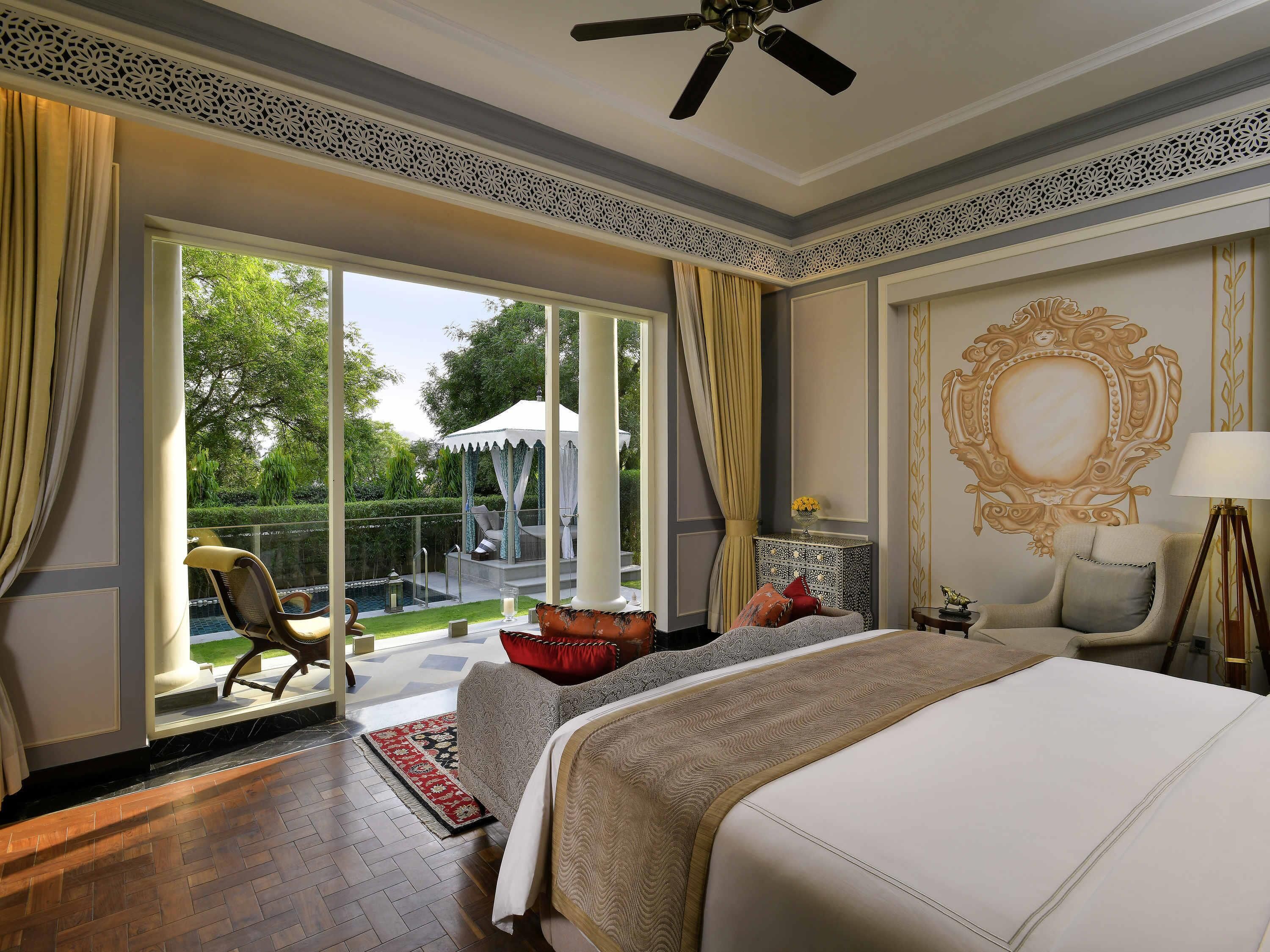 Flamingo Signature Room with plunge pool King Bed | Egyptian cotton sheets, premium bedding, minibar, in-room safe