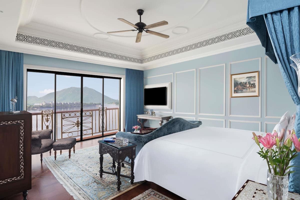 Lakeshore Signature, Non Island Room | Egyptian cotton sheets, premium bedding, minibar, in-room safe