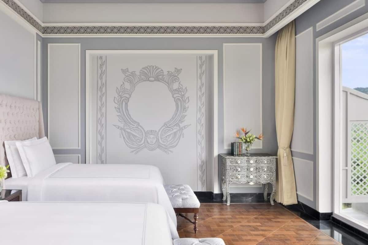 Flamingo Signature Room with Balcony Twin Bed | Egyptian cotton sheets, premium bedding, minibar, in-room safe
