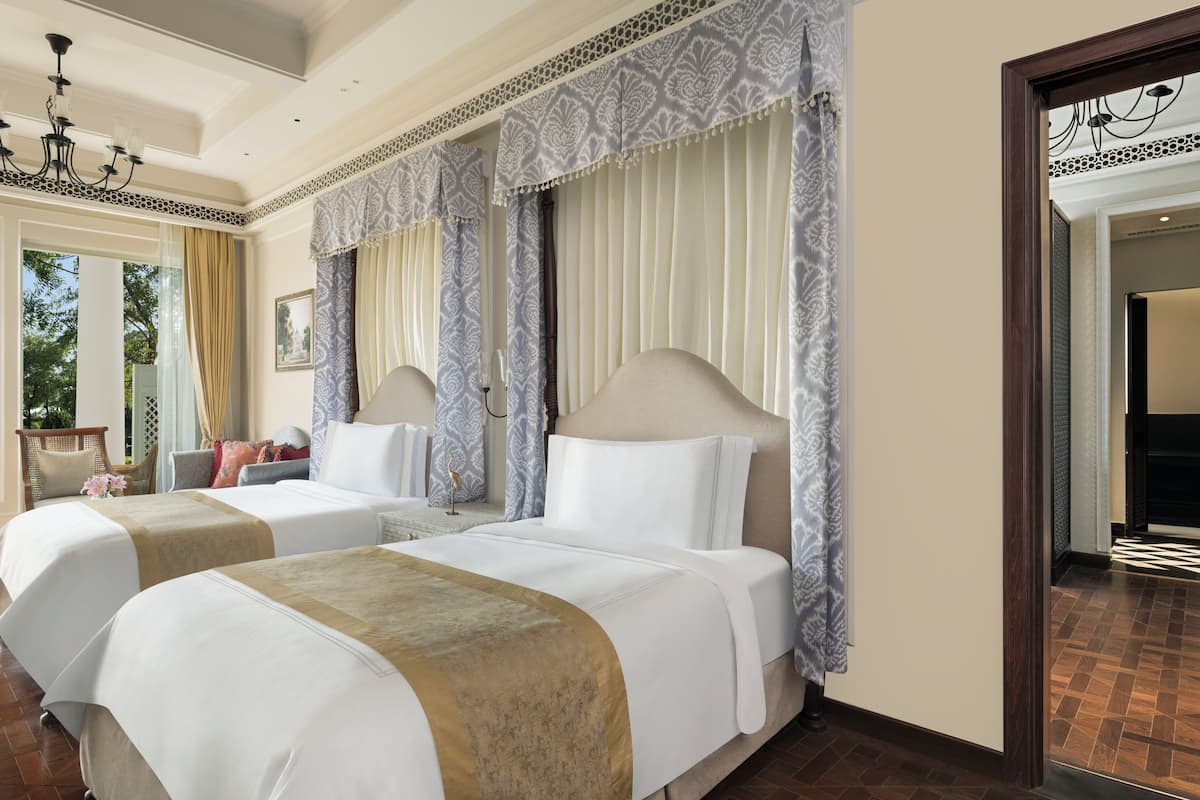 Egyptian cotton sheets, premium bedding, minibar, in-room safe