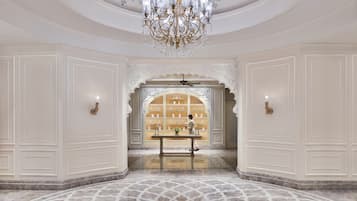 Couples treatment room(s), body treatments, hydrotherapy, aromatherapy