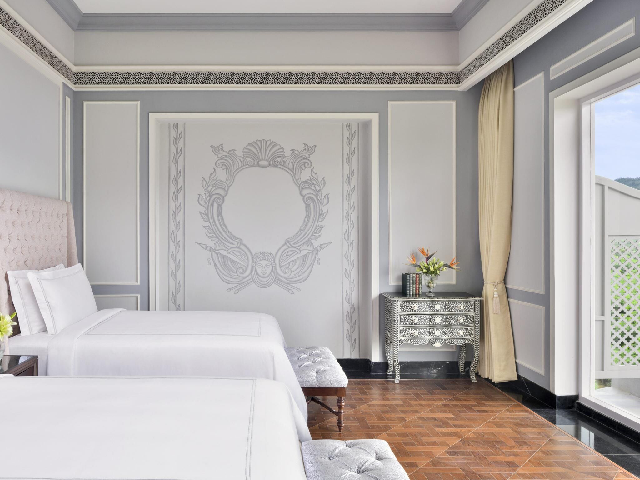 Sábanas de algodón egipcio, ropa de cama de alta calidad y minibar 