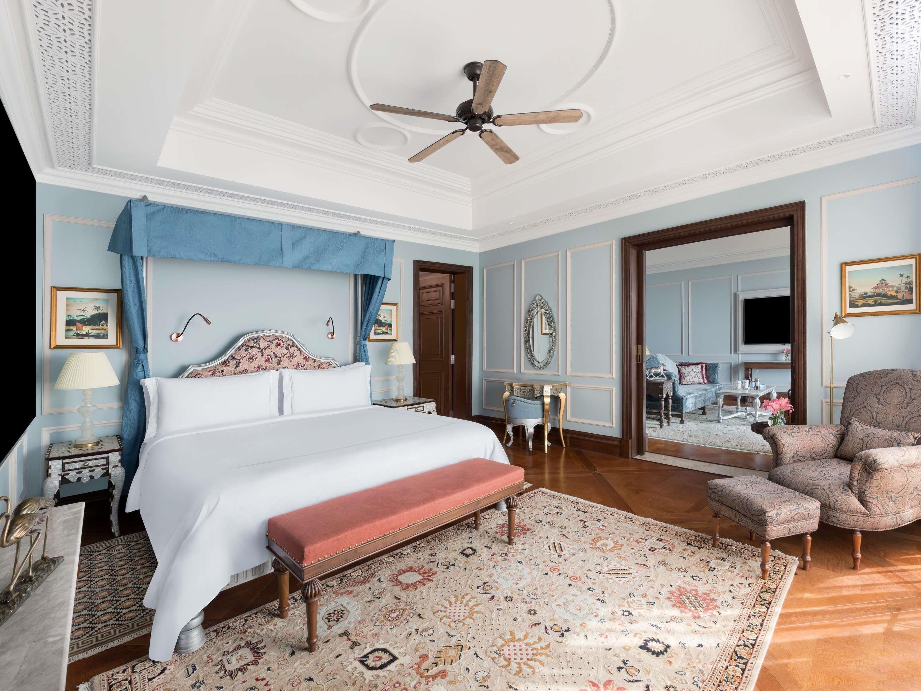 Raffles Lakeshore Manor, Non Island Suite | Egyptian cotton sheets, premium bedding, minibar, in-room safe