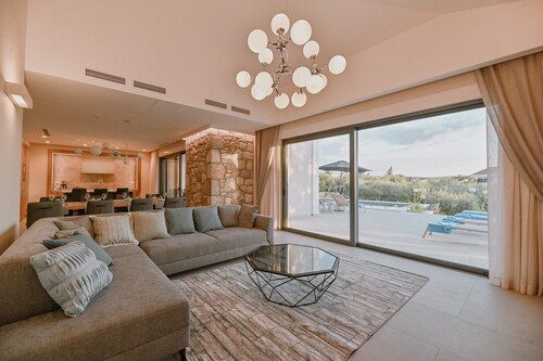 Gorgeous Villa Luana with wellness and pool