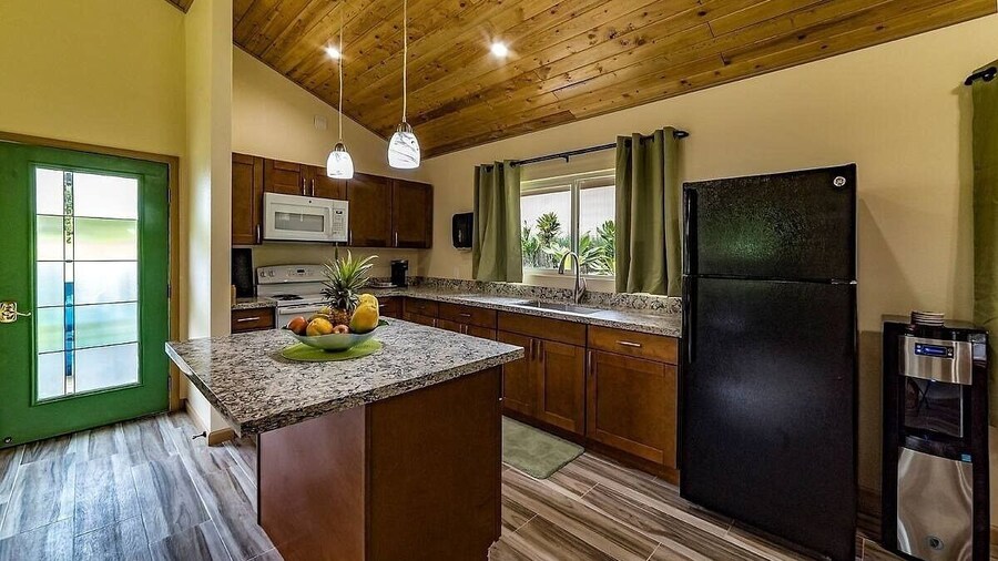 Tropical Island Paradise 2 Bedroom Home by RedAwning