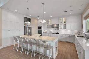 Rumah, 6 kamar tidur | Dapur pribadi | Lemari es, microwave, oven, dan mesin pencuci piring