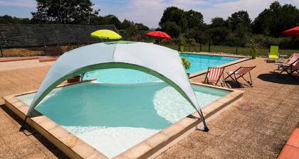 Le Pressoir @ Le Prielle New 3 bedroom gite in the Madiran, vines shared pool