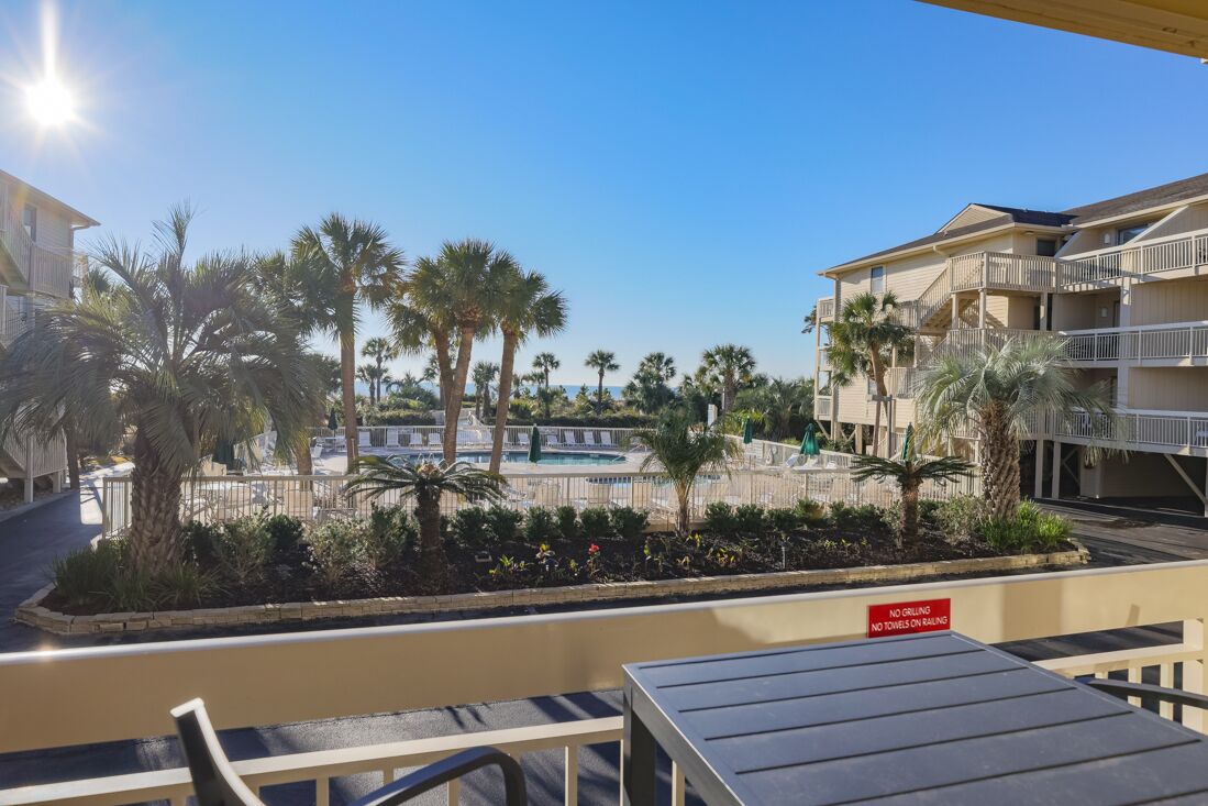 127 Breakers: Standout villa, 2 Sleeping Areas! Pool and Ocean views.