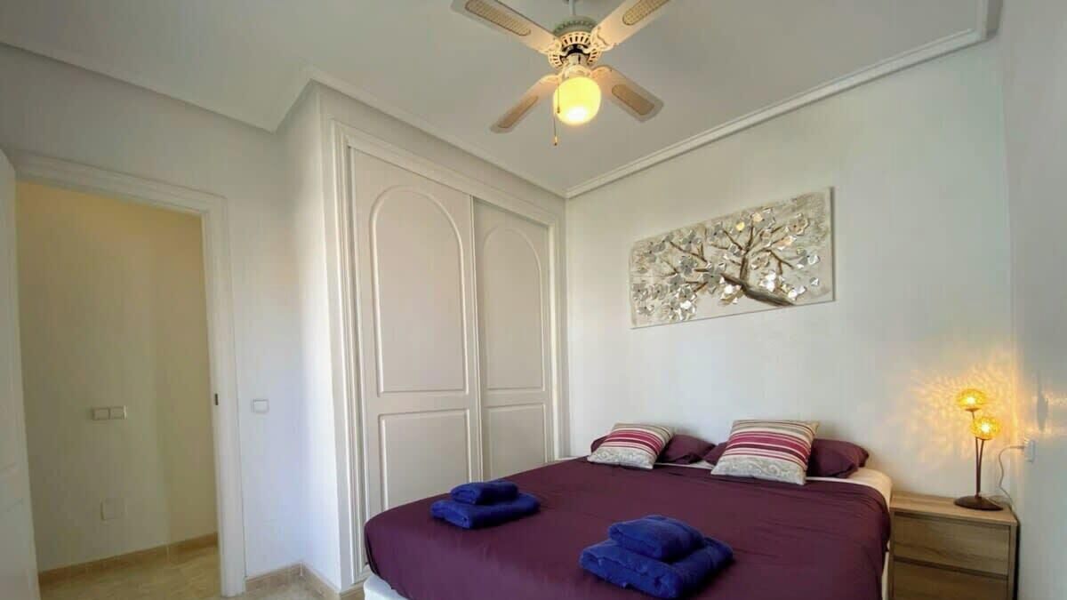 3 makuuhuonetta, silitysrauta/-lauta, Wi-Fi, vuodevaatteet