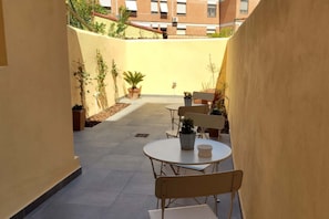 Outdoor dining - Lo Strullo - Two Bedroom Suite (Pisa)