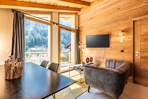 Fernseher, Kamin