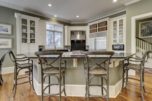 Dining - STUNNING Seven Bedroom Home in Sea Pines - 2nd Row Ocean w/ Private Pool (Hilton Head Island)