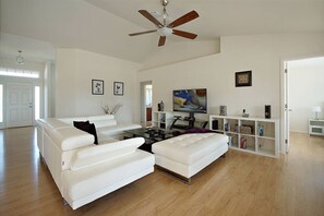Smart TV, DVD player, books, offices