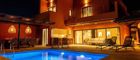Opvarmet pool