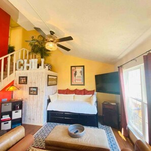 2 habitaciones, tabla de planchar con plancha y cuna de viaje