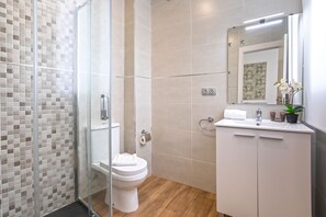 Shower, hair dryer, towels - Beautiful and cozy apartment in the city center. Recaredo III (Seville)