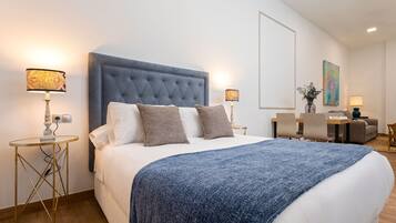 1 slaapkamer, een strijkplank/strijkijzer, wifi, beddengoed