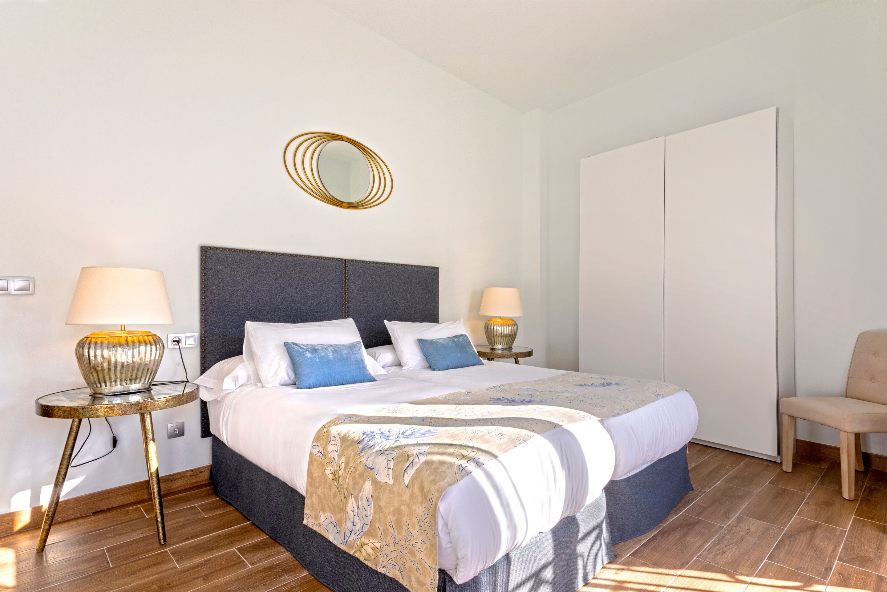 2 slaapkamers, een strijkplank/strijkijzer, wifi, beddengoed