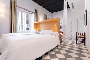 2 habitaciones, tabla de planchar con plancha, wifi y ropa de cama 
