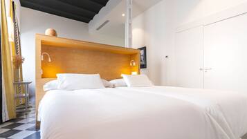 1 slaapkamer, een strijkplank/strijkijzer, wifi, beddengoed