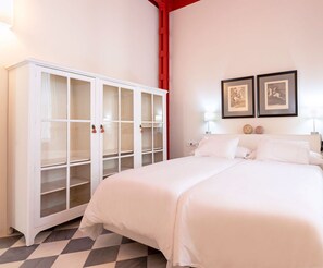 2 slaapkamers, een strijkplank/strijkijzer, wifi, beddengoed