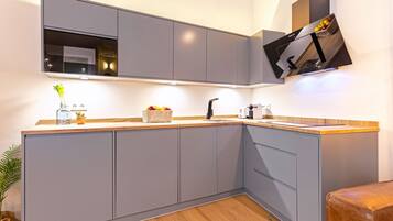 Fridge, microwave, dishwasher, coffee/tea maker