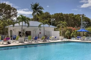 Outdoor pool, a heated pool