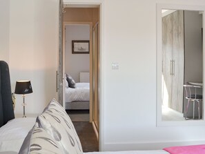 3 bedrooms, free WiFi, bed sheets - 3 bedroom accommodation in Beverley (Beverley)